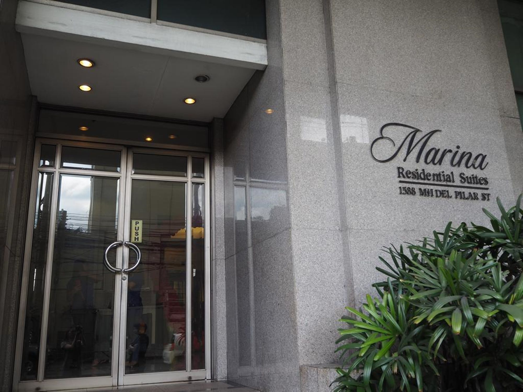 Suites De Marina Manila With Netflix Exterior foto